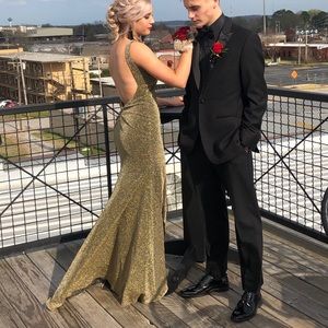 La femme size 4 prom dress